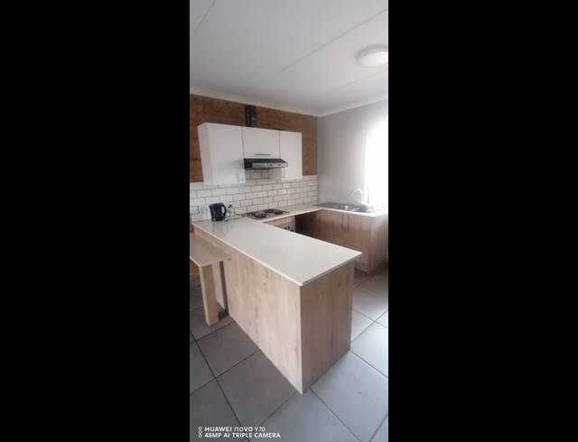 2 BEDROOM PROPERTY TO RENT IN POMONA